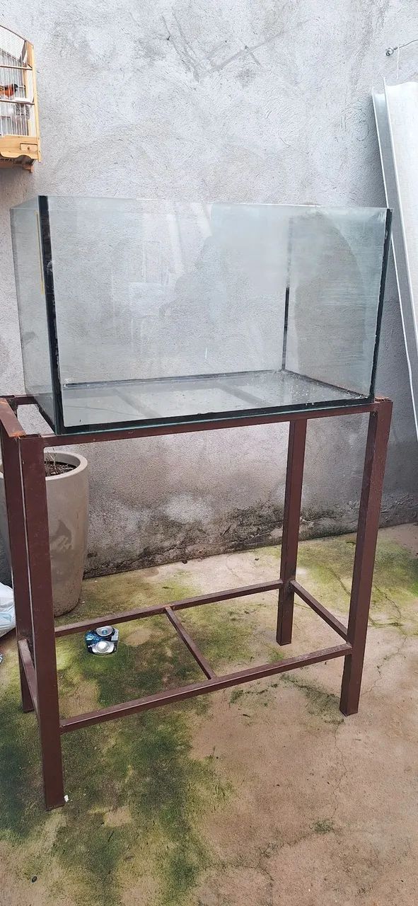 Aquário de vidro 70x40x40 cm