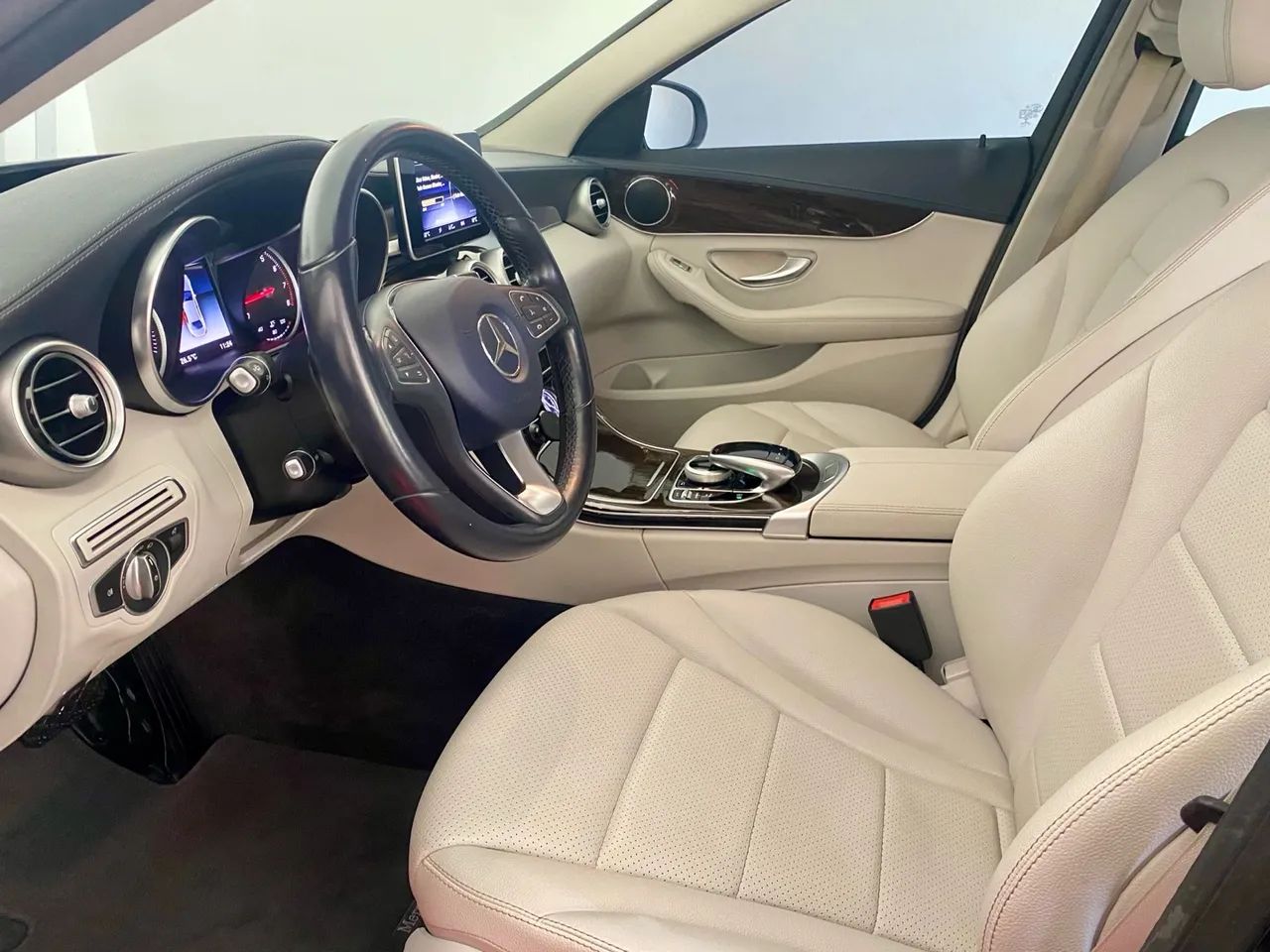 C180 Exclusive 9G-Tronic (63.000km)