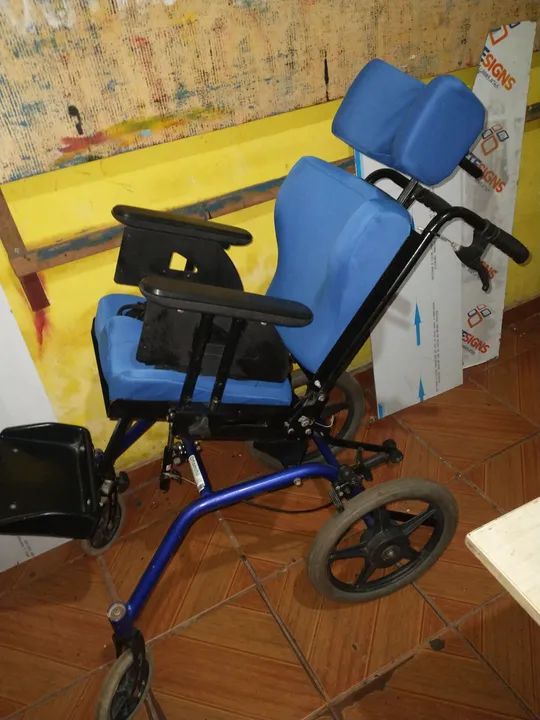 Cadeira de Rodas Infantil