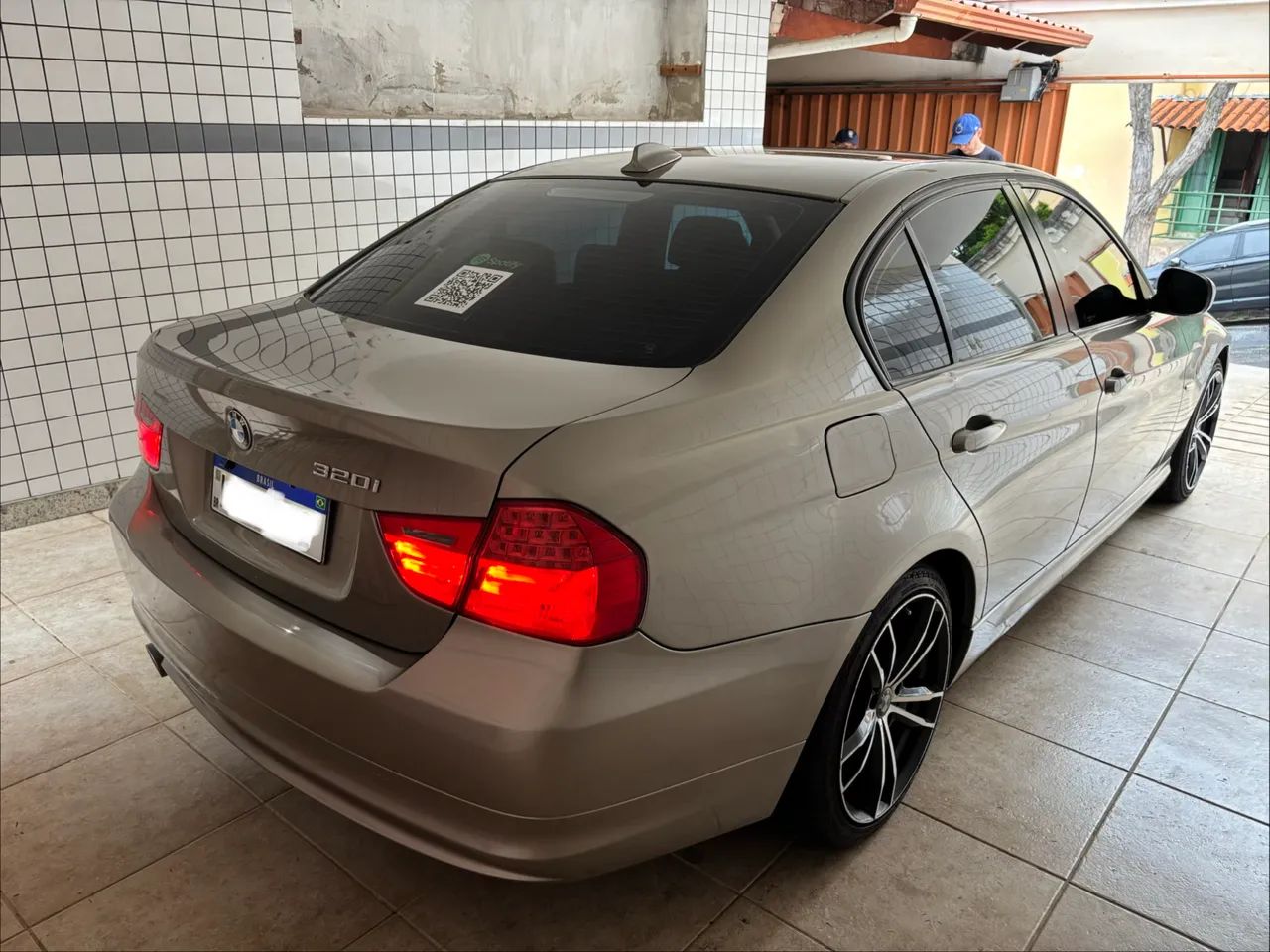 BMW 320I A 2010