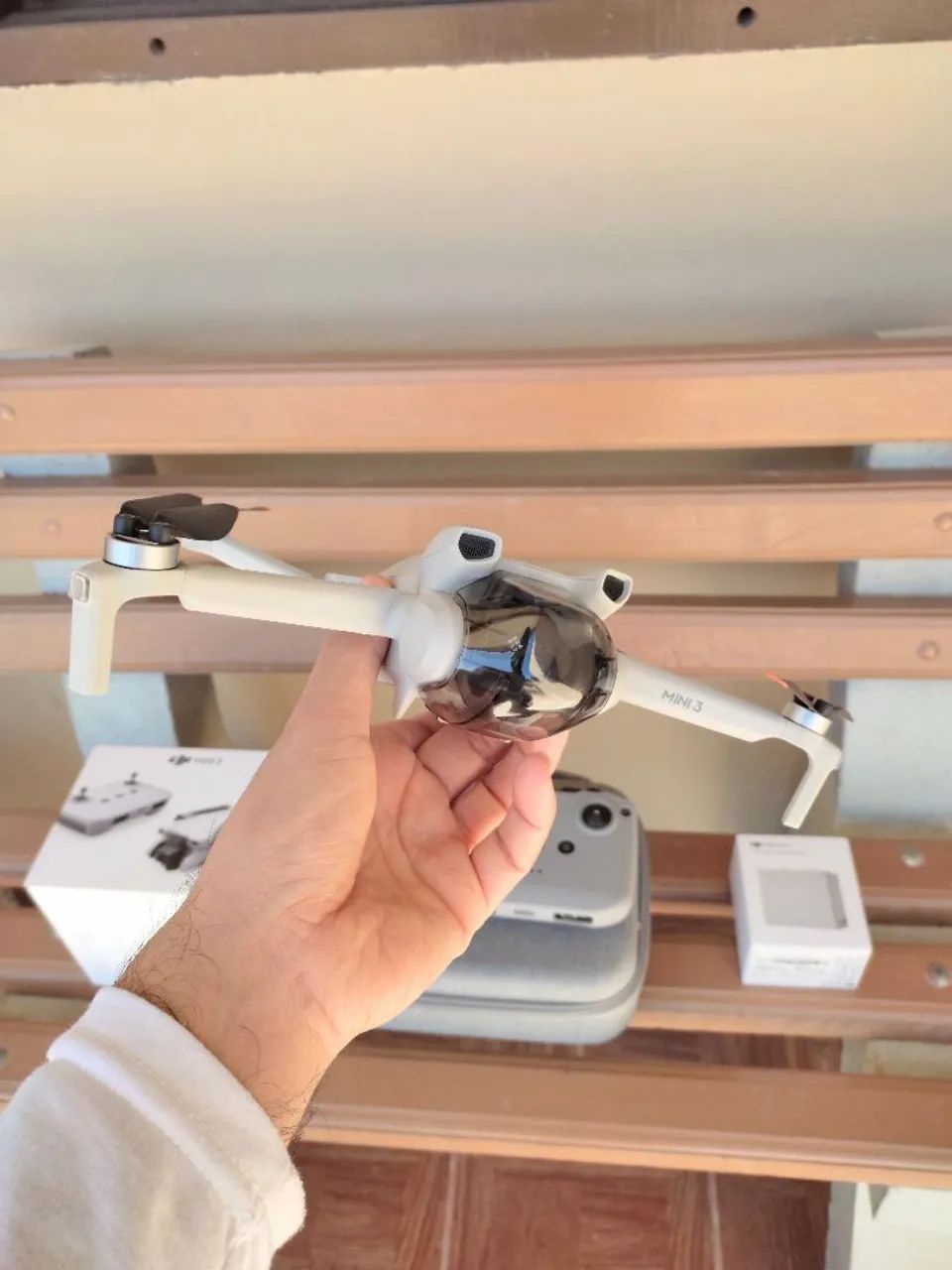  Drone Dji Mini 3, 02 baterias,carregador,bolsa,cartaosd - Foto 4