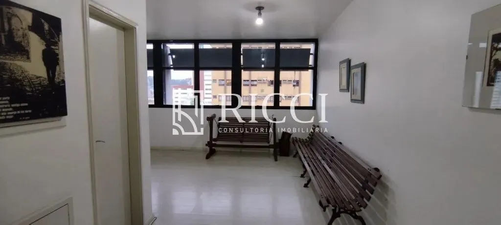 Sala Comercial à Venda no Gonzaga, Santos | 3 Salas