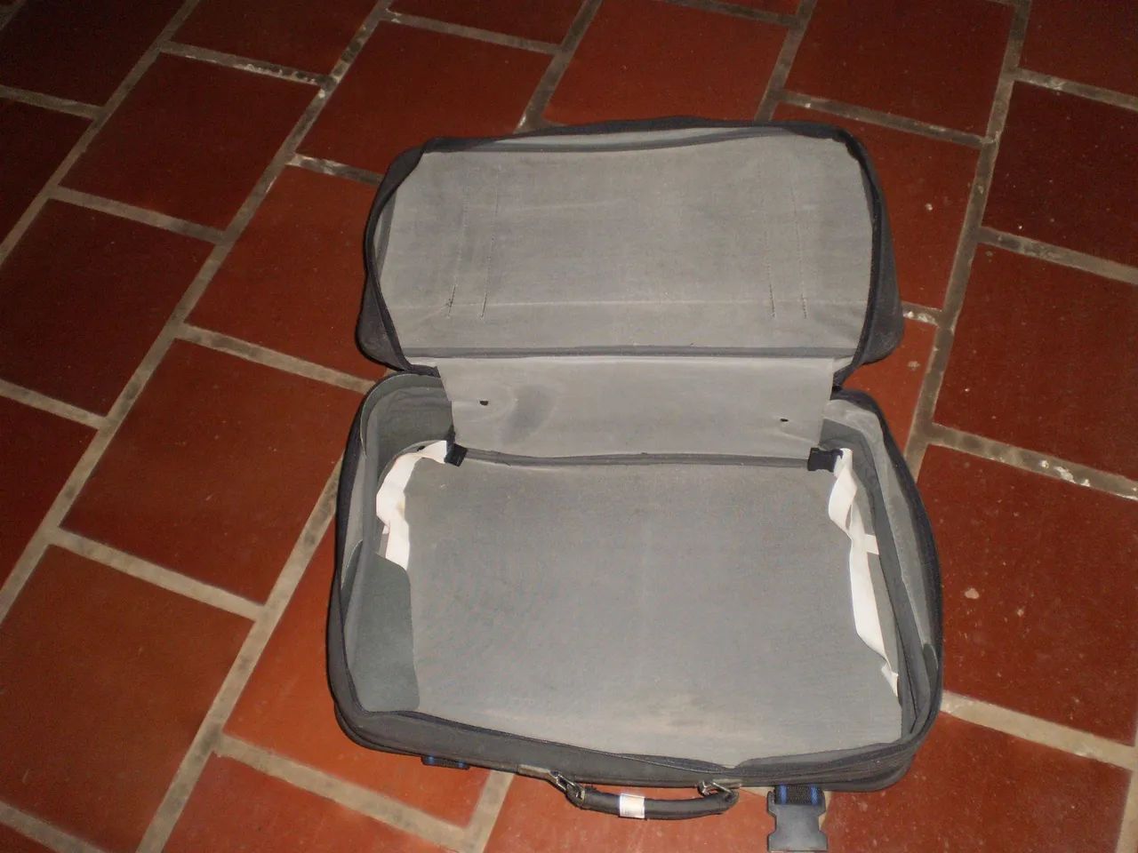 Mala de Viagem Pequena Preta - Foto 2