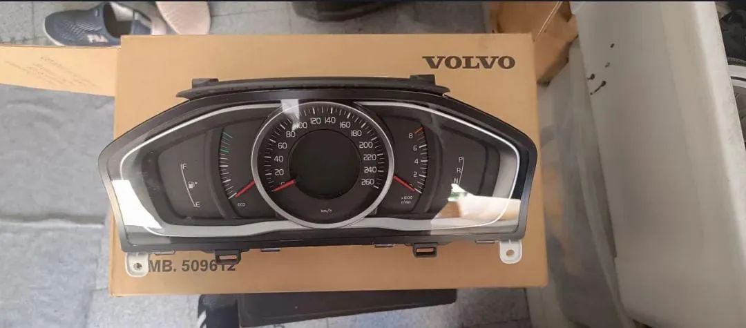 Painel de Volvo XC6064308005758593124
