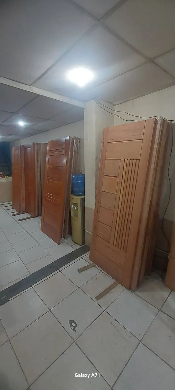 Portas de Madeira - Maciças as melhores do Brasil - fabricamos sua porta. - Foto 2