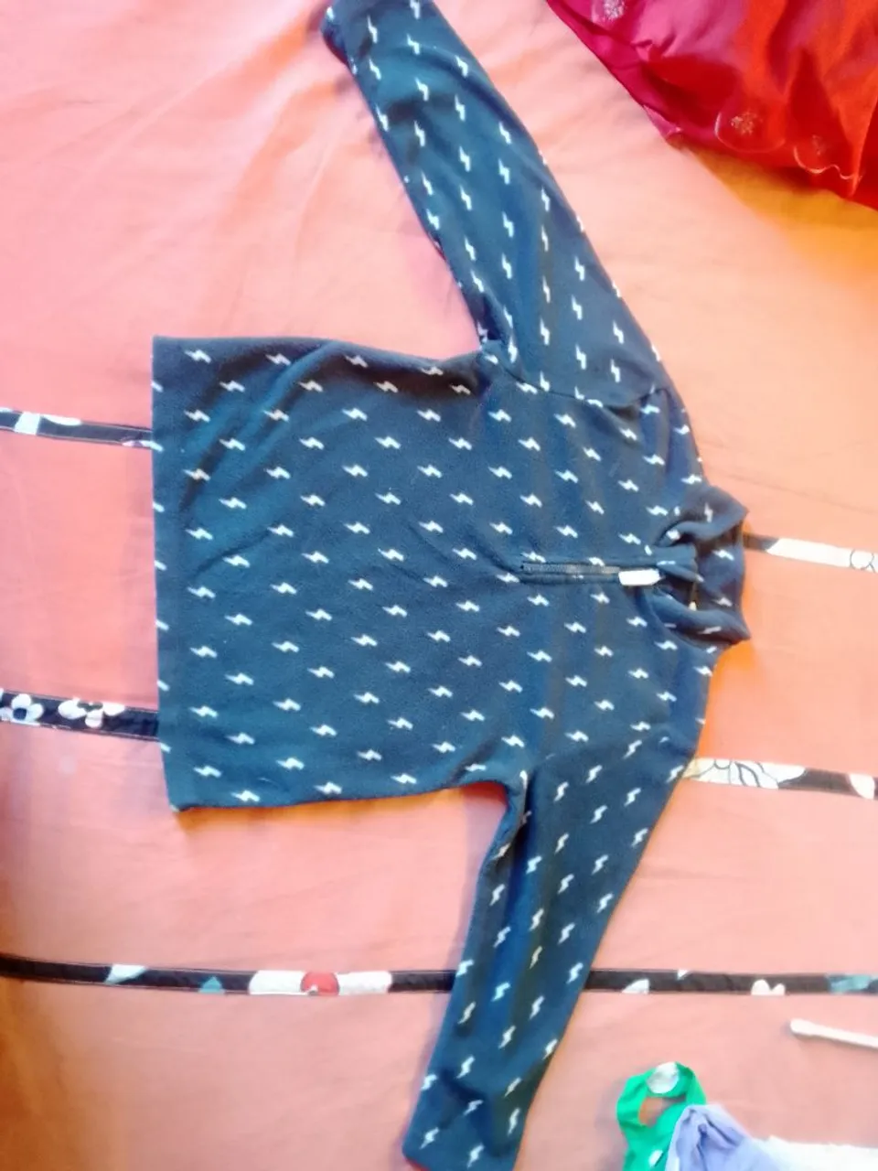 Blusa de manga comprida veste 2 anos nunca usada