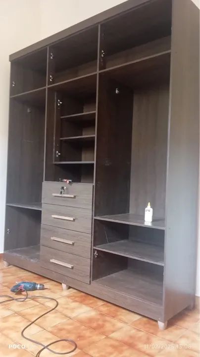 Guarda Roupa Com Espelho Novo  - Foto 2