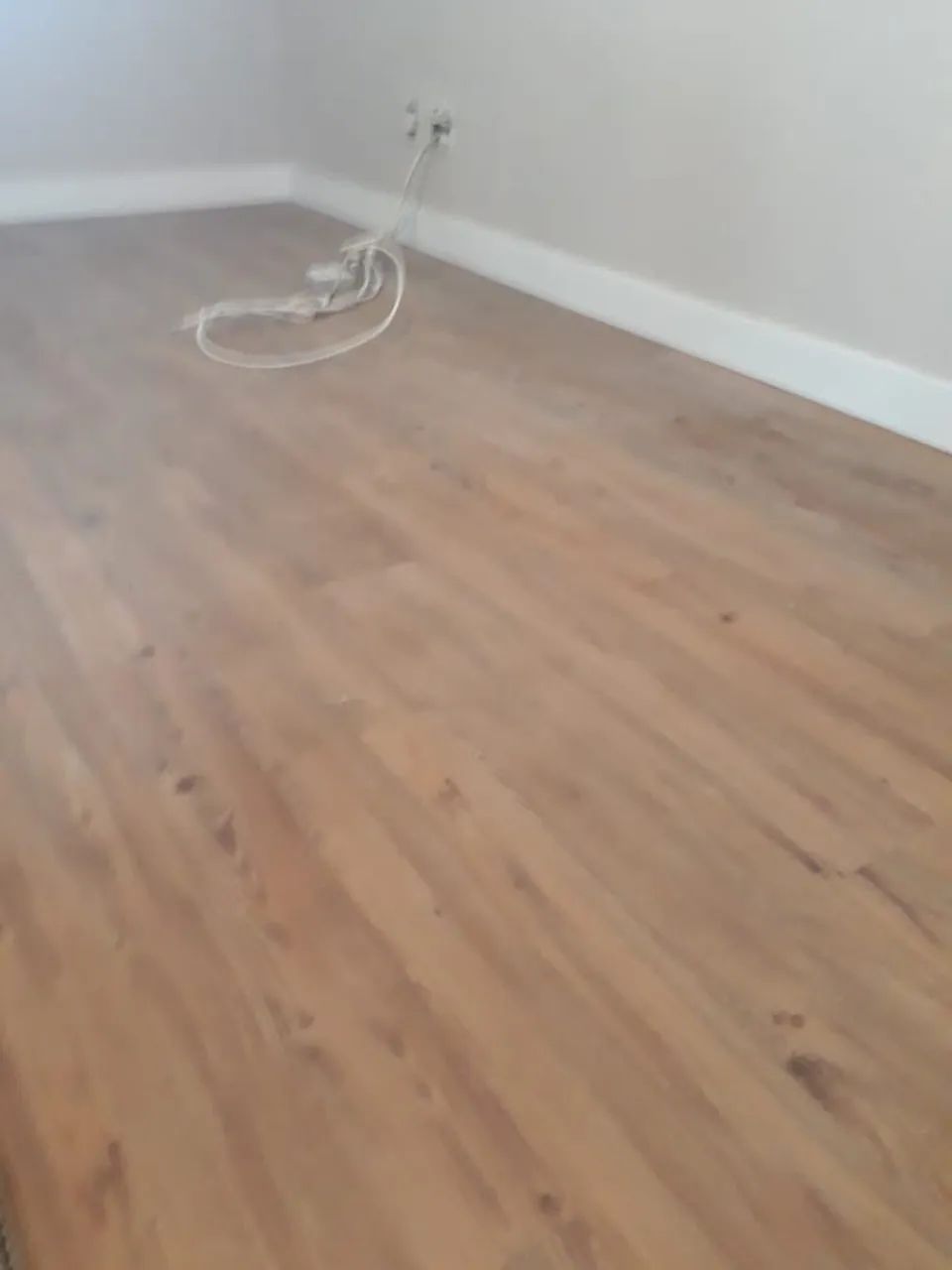 Pisos Laminados  de click com mão de obra especializada - Foto 3