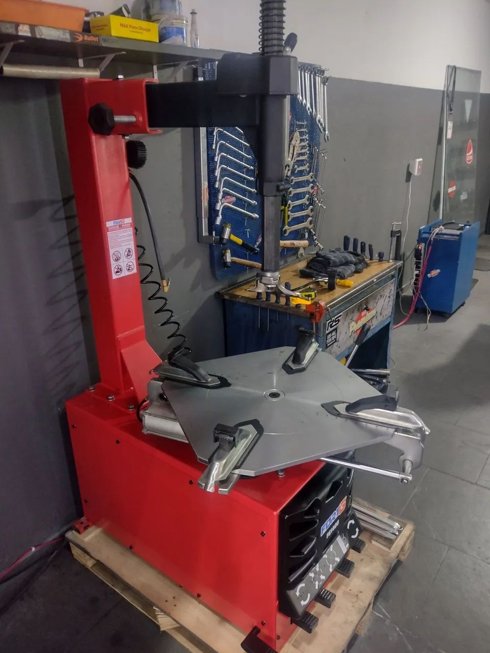 Desmontadora de pneus FG1400, 220V - Foto 3