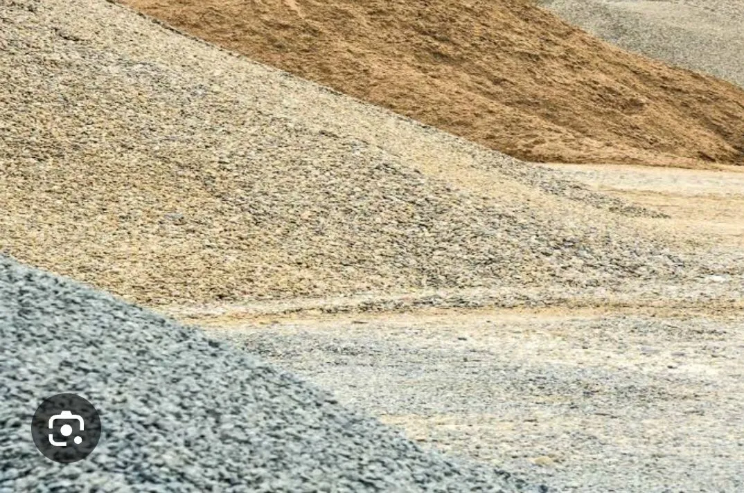 Caminhão Fechado Areia ou Brita
