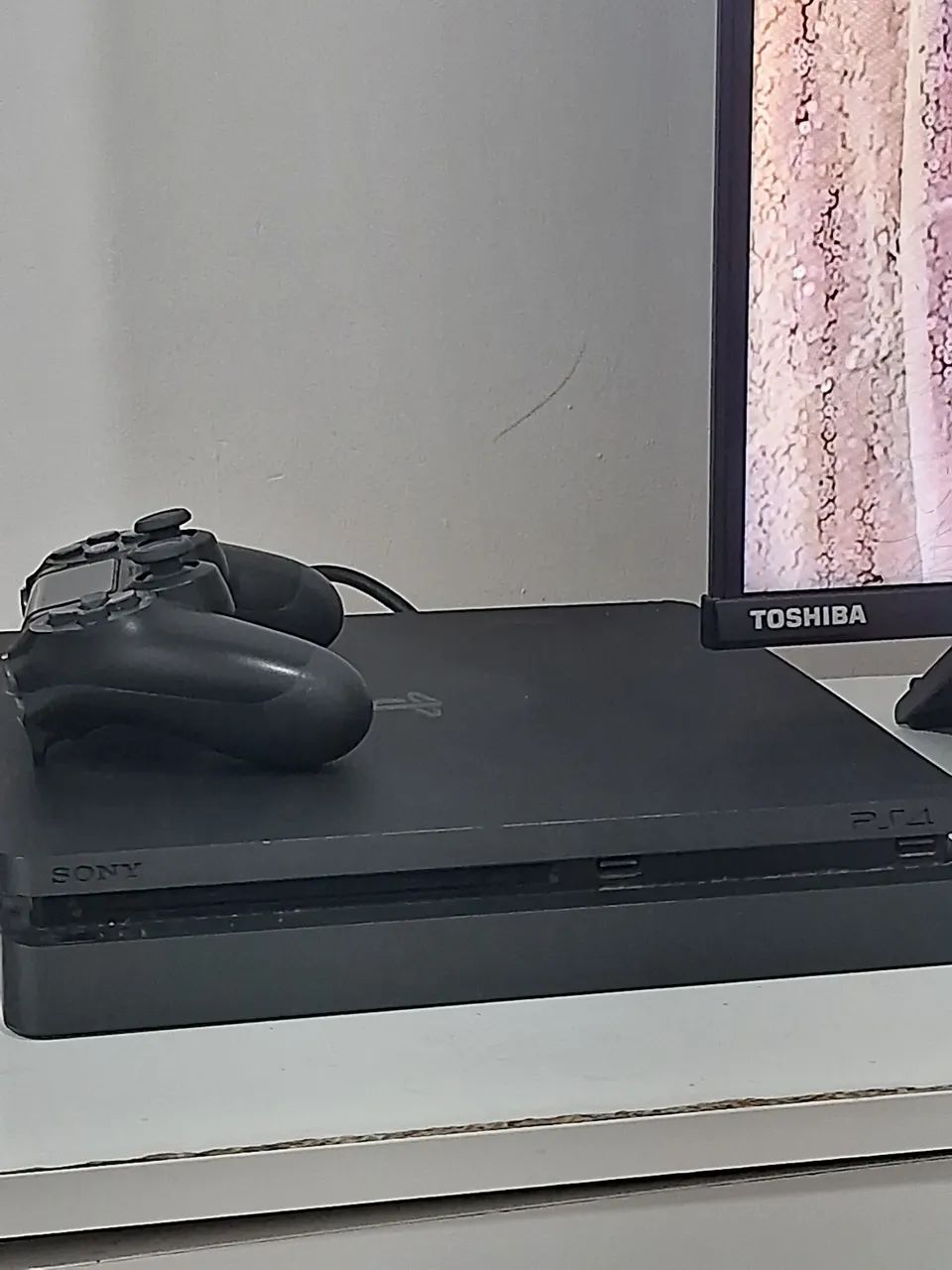 Ps4 slim64303752865795120