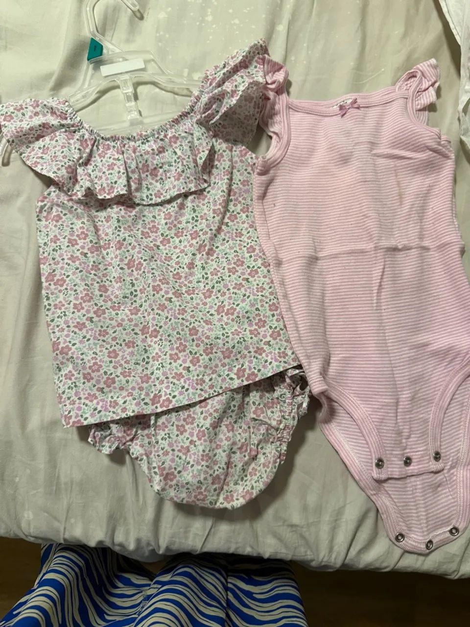 Conjunto de Roupas carters, tip top e zara para Bebê Menina - Floral e Listrado - Foto 5