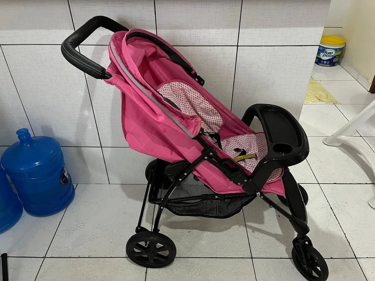 Carrinho de bebê rosa - Foto 2