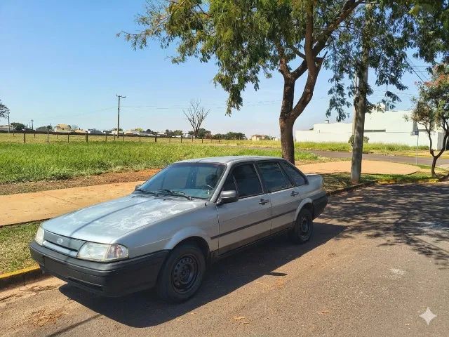 Ford Versailles GL 2.0i / 2.0 2P E 4P 1995
