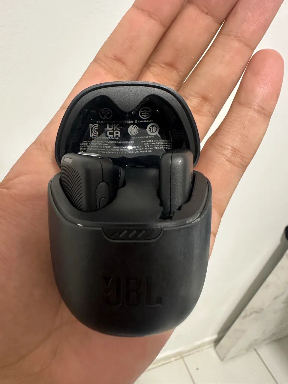 Fone de Lapela JBL Quantum Stream Wireless - Sem Fio + Case - Foto 2