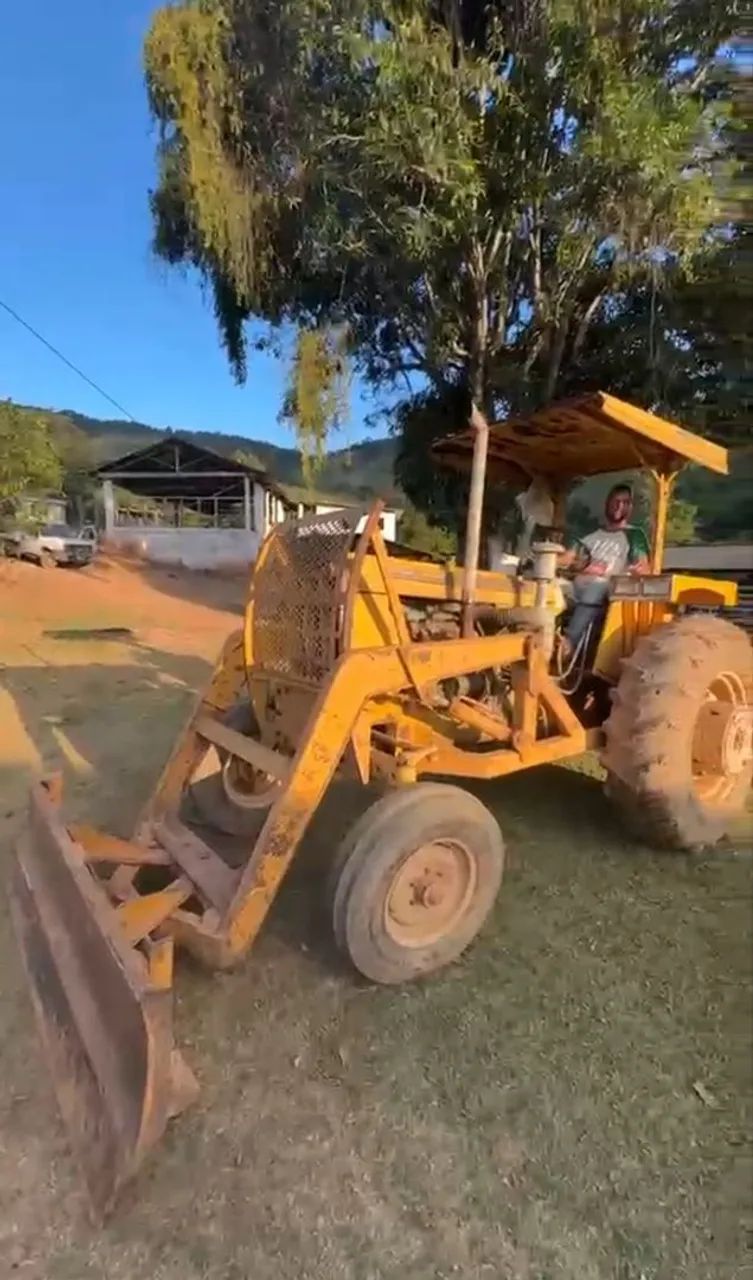 Trator CBT 2080 
