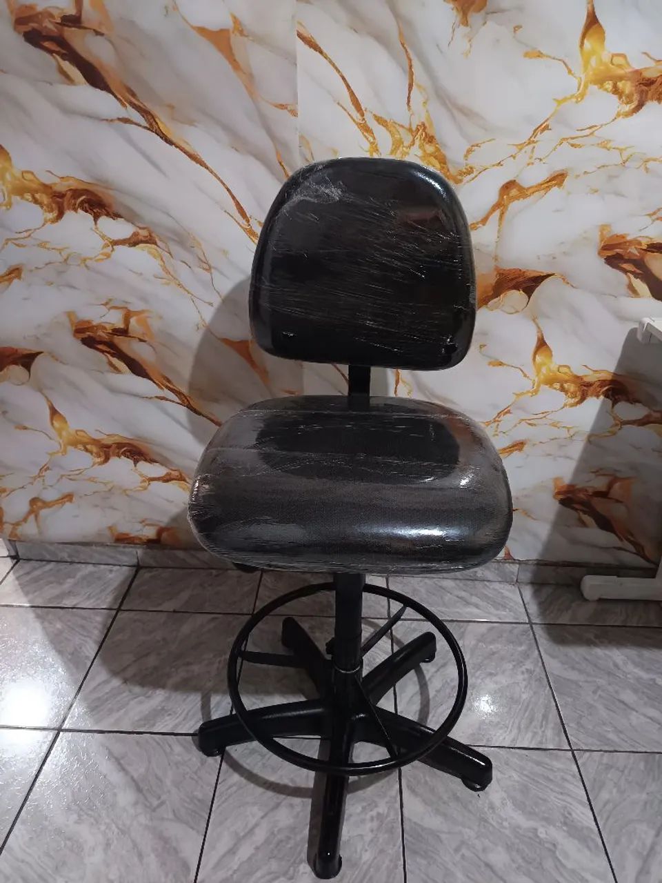 Vendo cadeira caixa  - Foto 2