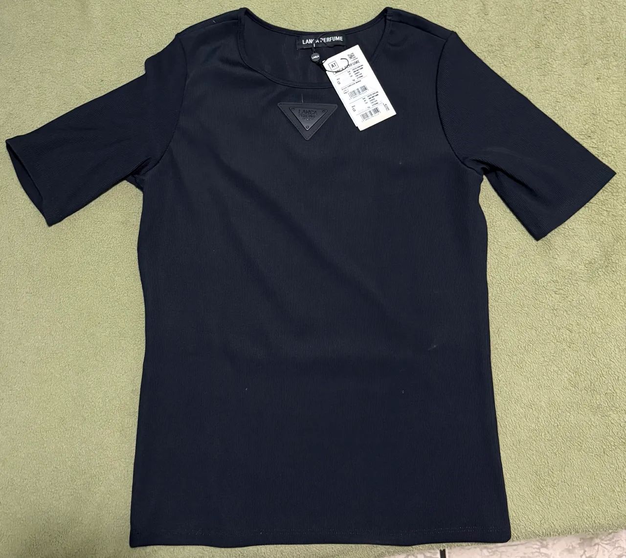 Blusa lança perfume tamanho G