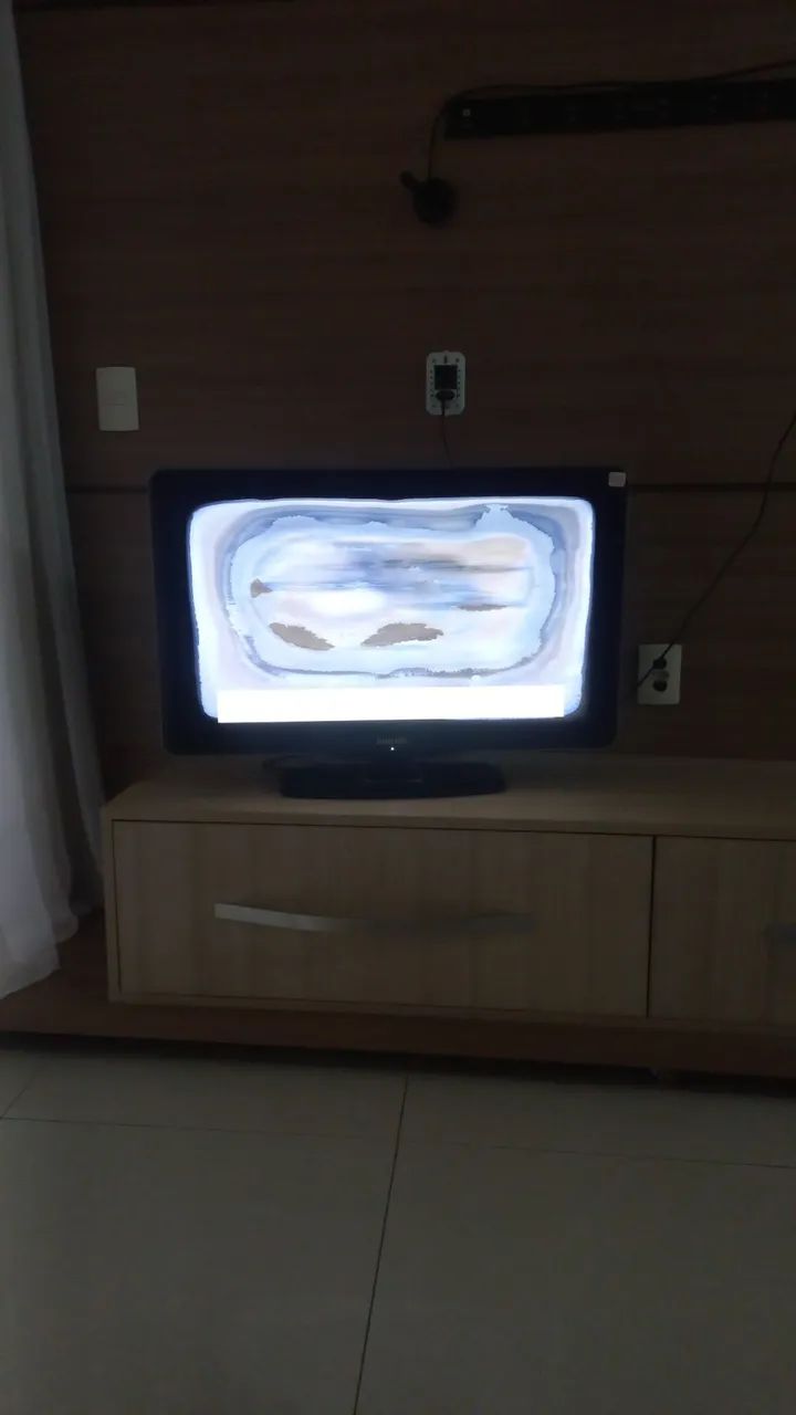 Vendo TV 32 polegadas com defeito na tela. - Foto 3