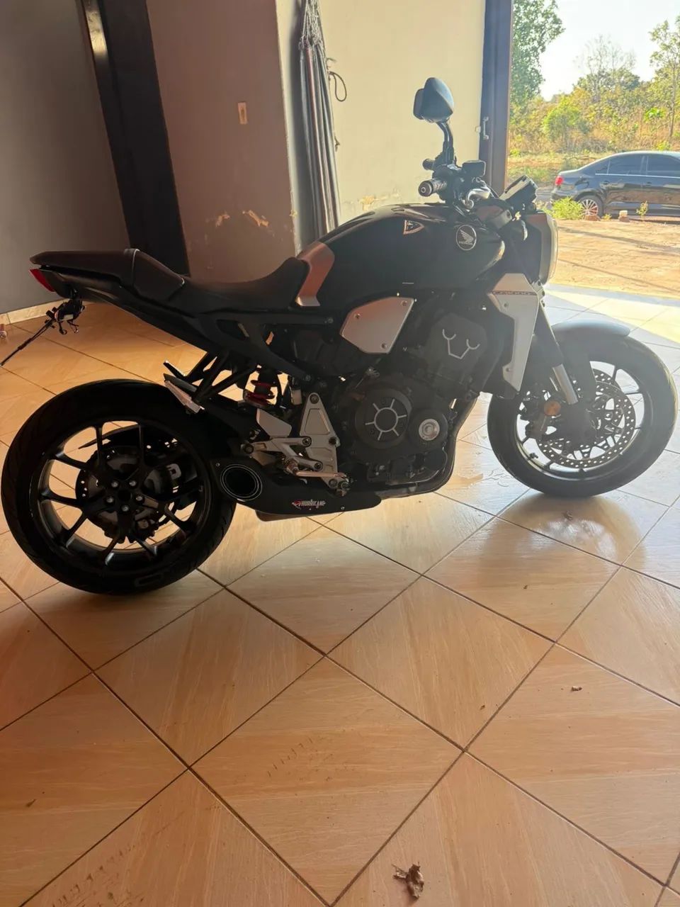 CB1000 R - Foto 3