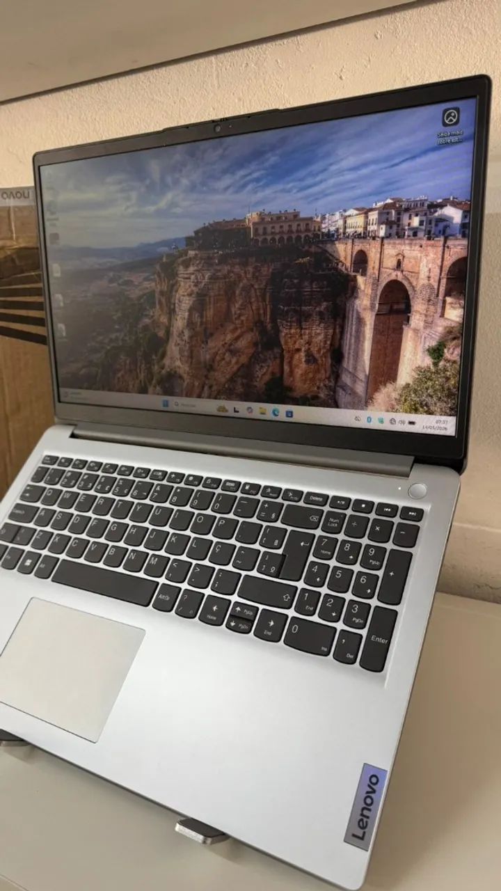 Notebook Lenovo IdeaPad Slim Ryzen 3 7320U - NA CAIXA - 8GB RAM