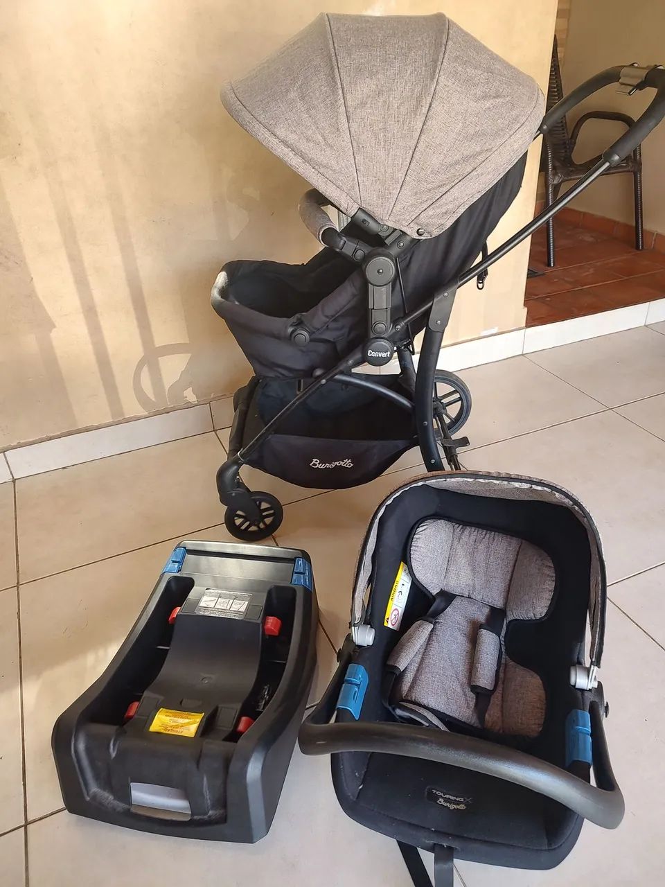 Carrinho, bebê conforto e base Burigotto  - Foto 3