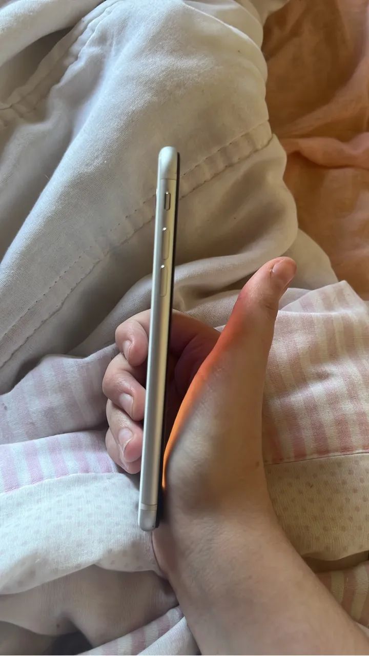 Vendo iPhone SE 2 Geração 64GB - Foto 3
