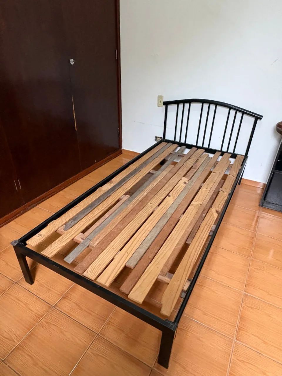 Cama de Ferro Solteiro Vintage Preta 