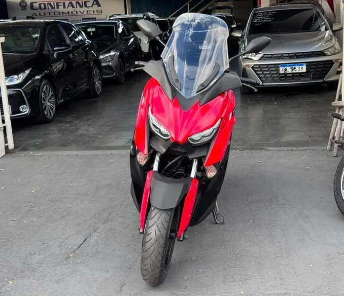 YAMAHA XMAX 2023 - Foto 2