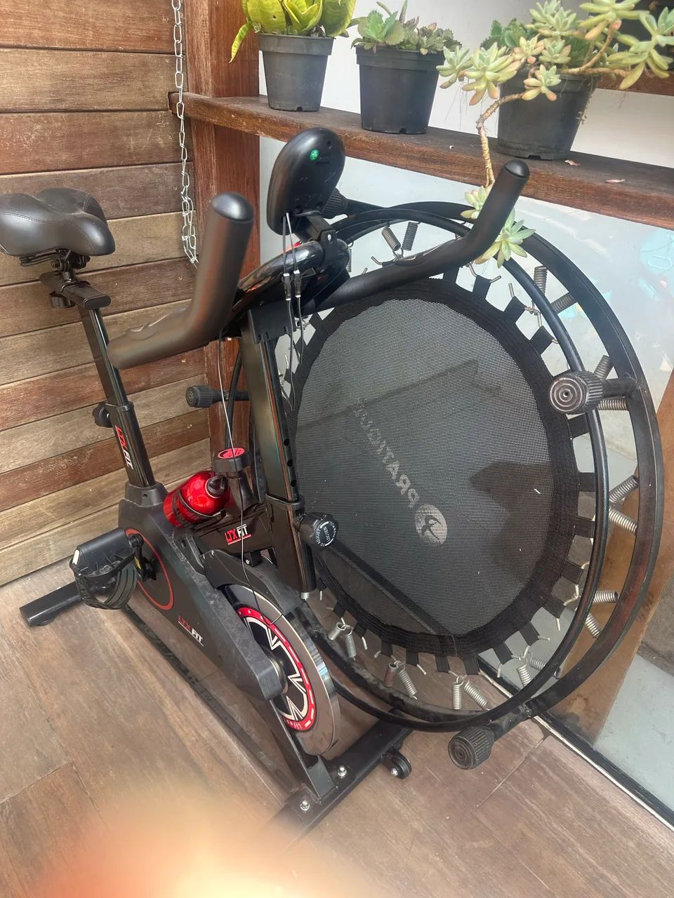 Bicicleta ergométrica e trampolim para jump.  - Foto 3