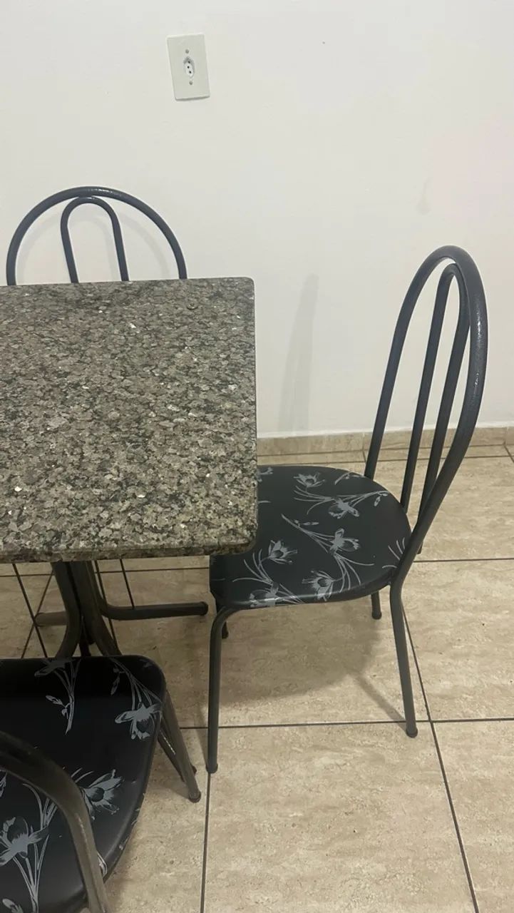 Mesa mármore 4 cadeiras (retirar)  - Foto 2