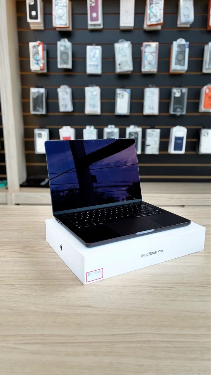 APPLE | MacBook Pro M3- 512GB / 18GB RAM - Foto 2