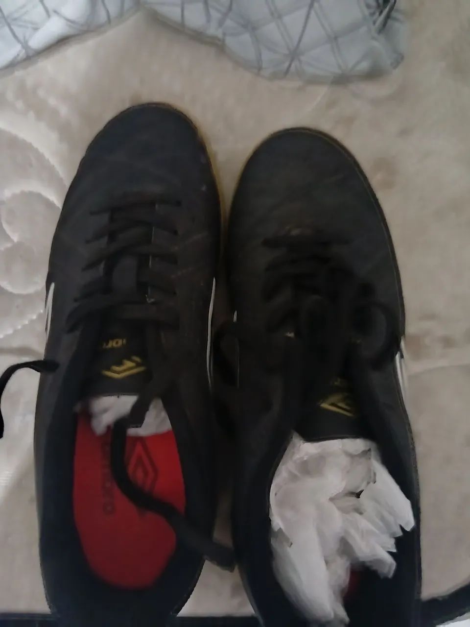 Dois sapatos novos número de um e 39 e outro e 36