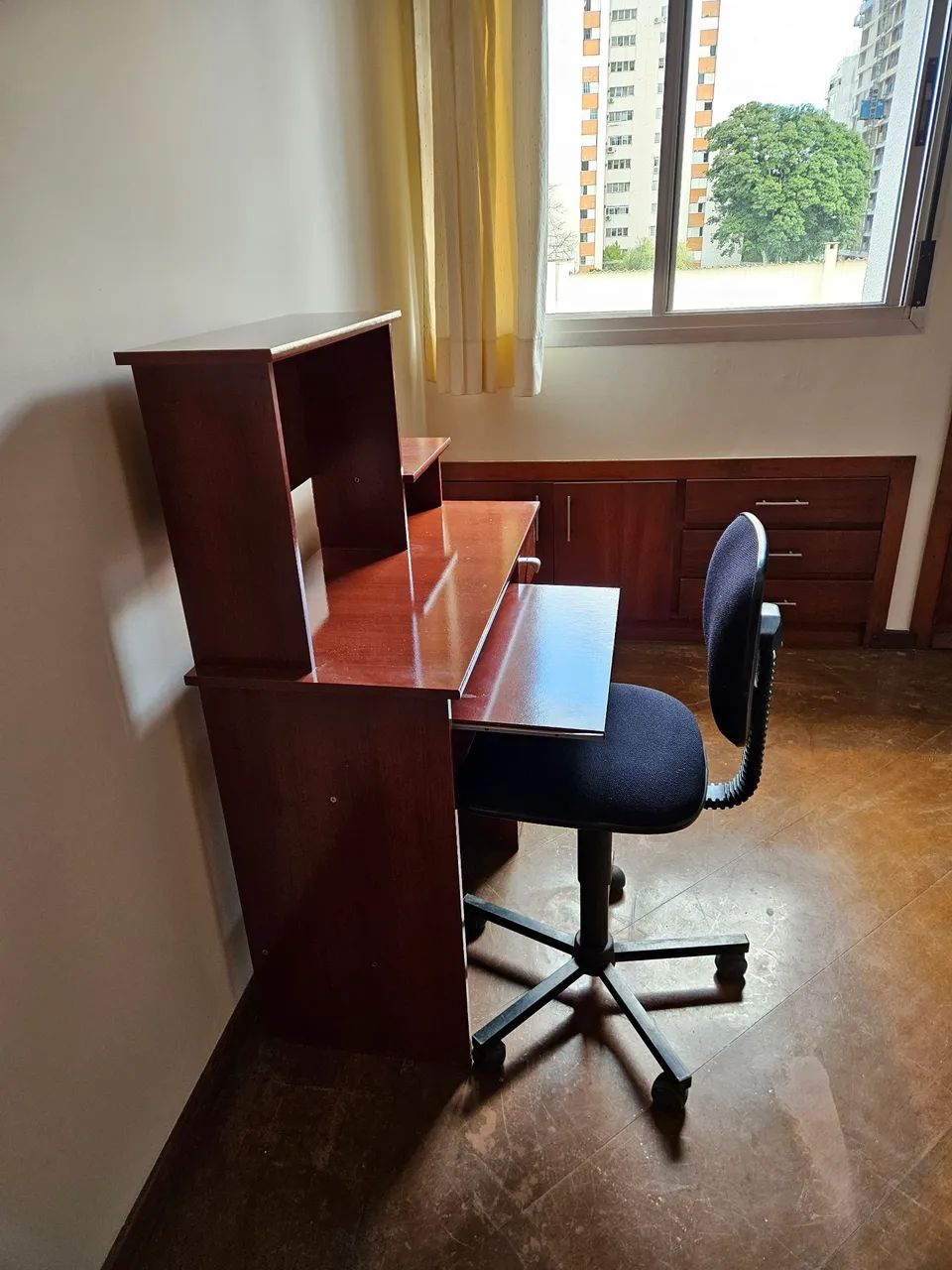 Mesa de computador Bartira com 1 gaveta - Foto 3