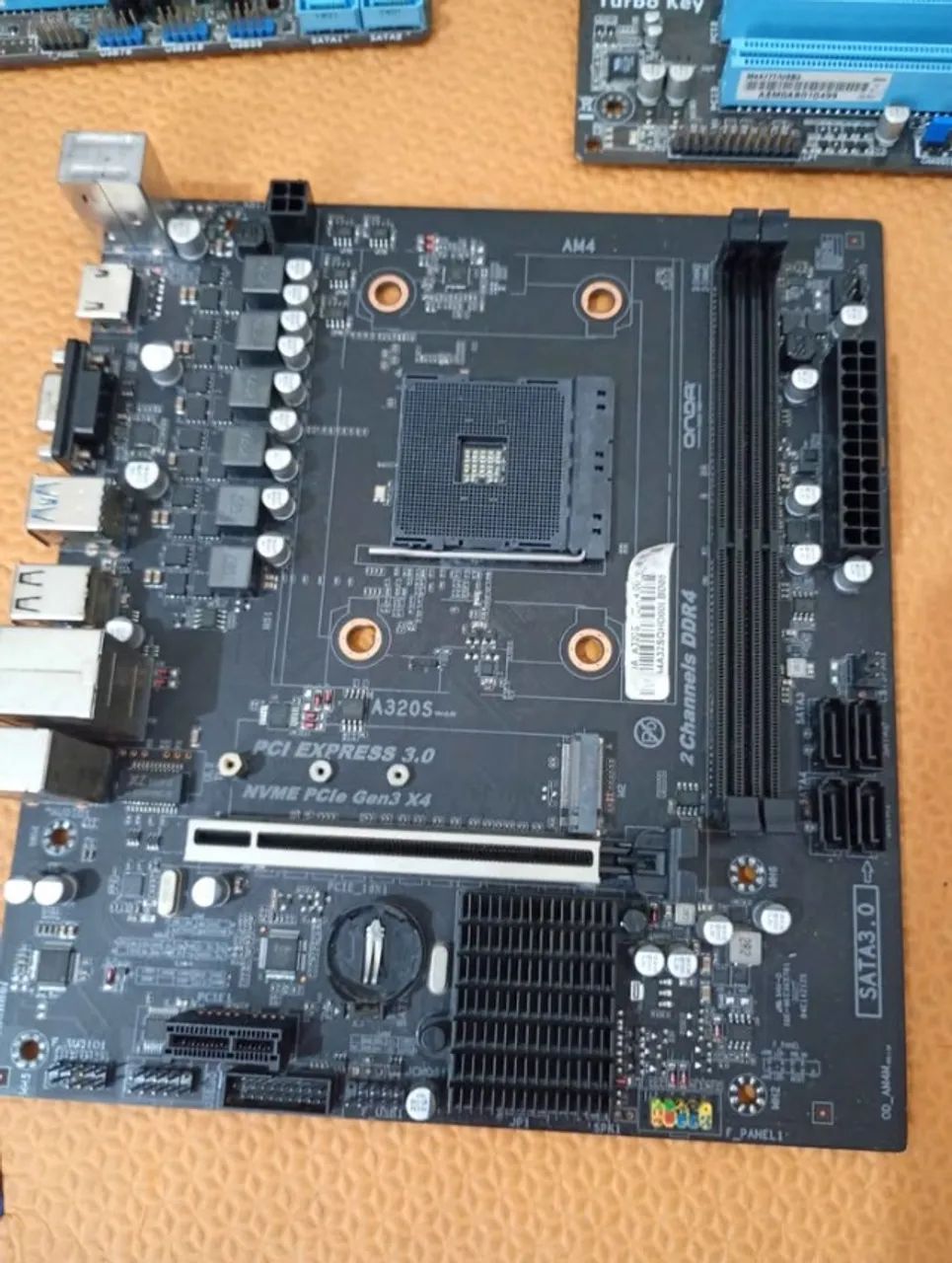 Placa mãe am4 com defeito