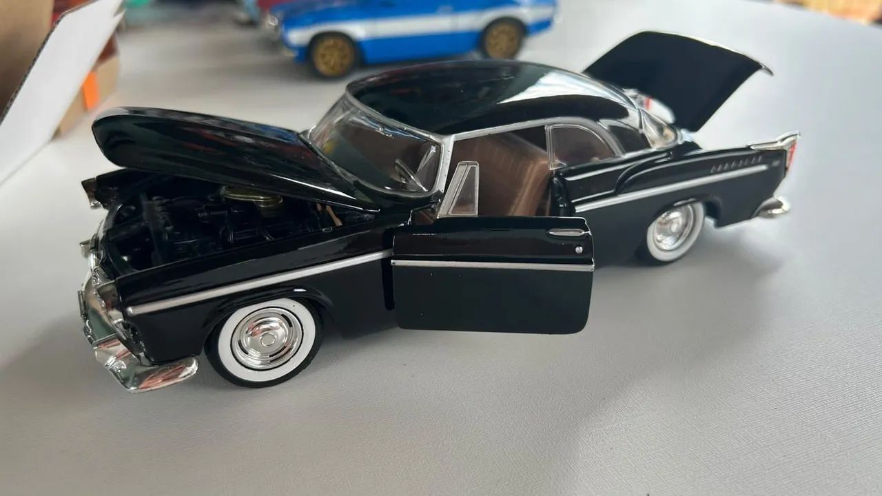Miniatura 1/24 Chrysler C300 - Motormax (seminovo) - Foto 3