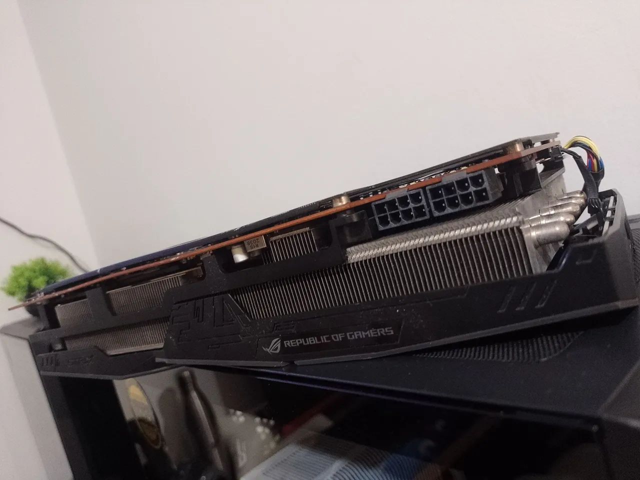 Placa de vídeo Asus 5700 XT Rog Strix 8GB - Foto 5