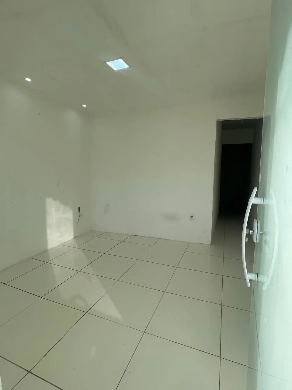 ALUGO CASA 1/4