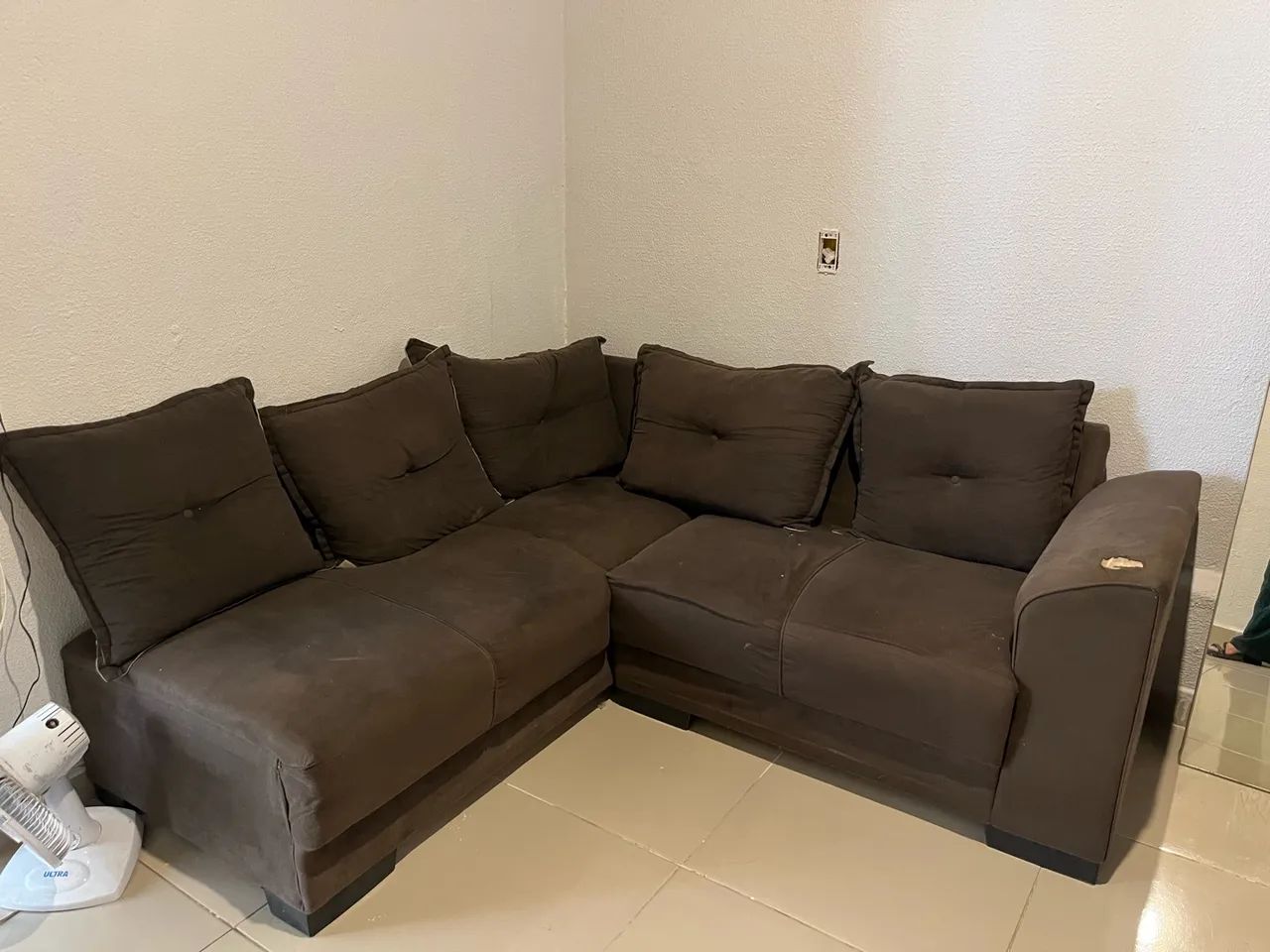 Sofá marrom de canto 