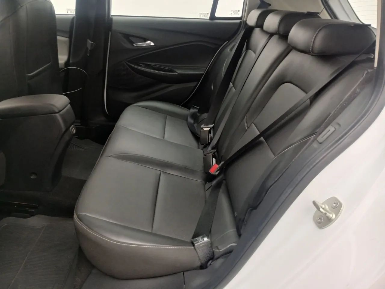 Chevrolet Onix Hatch Premier 1.0 12V TB Flex Aut. 4P, foto 17 de 18