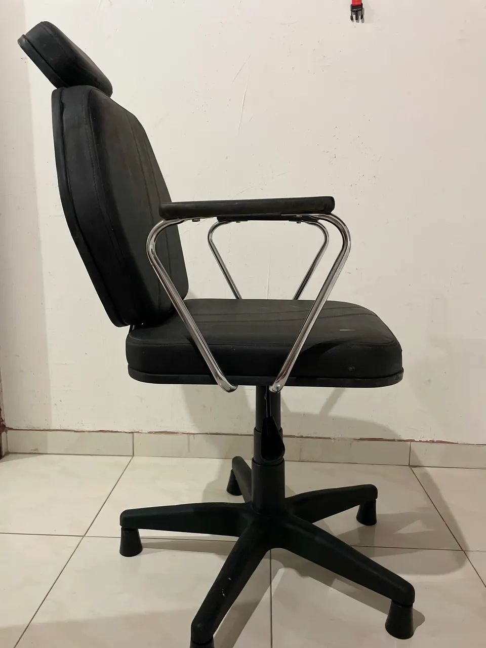 Cadeira hidráulica reclinável