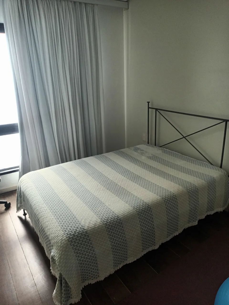 Cama em Ferro com colchão muito boa
