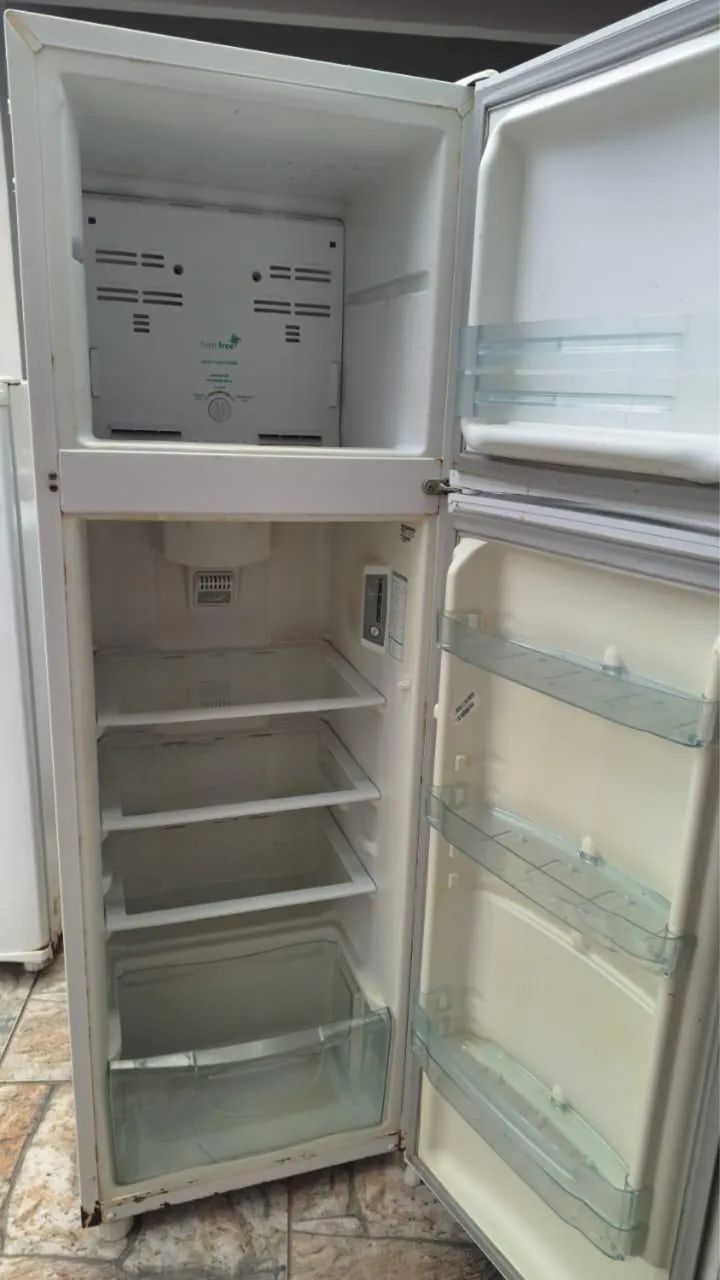 Geladeira Consul 263L - 220V - Foto 3