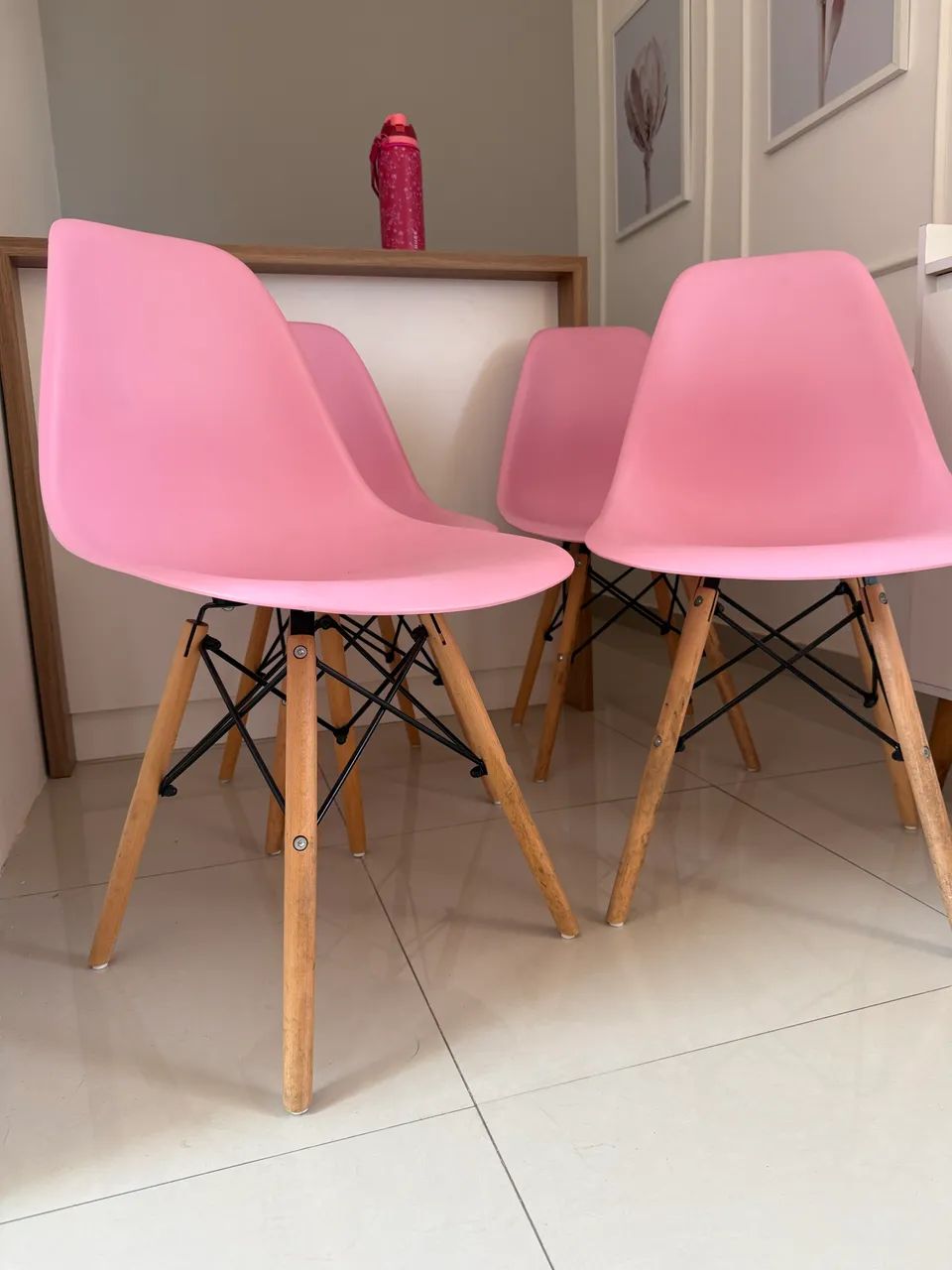 CONJUNTO DE 4 CADEIRAS POR 300 - Foto 2