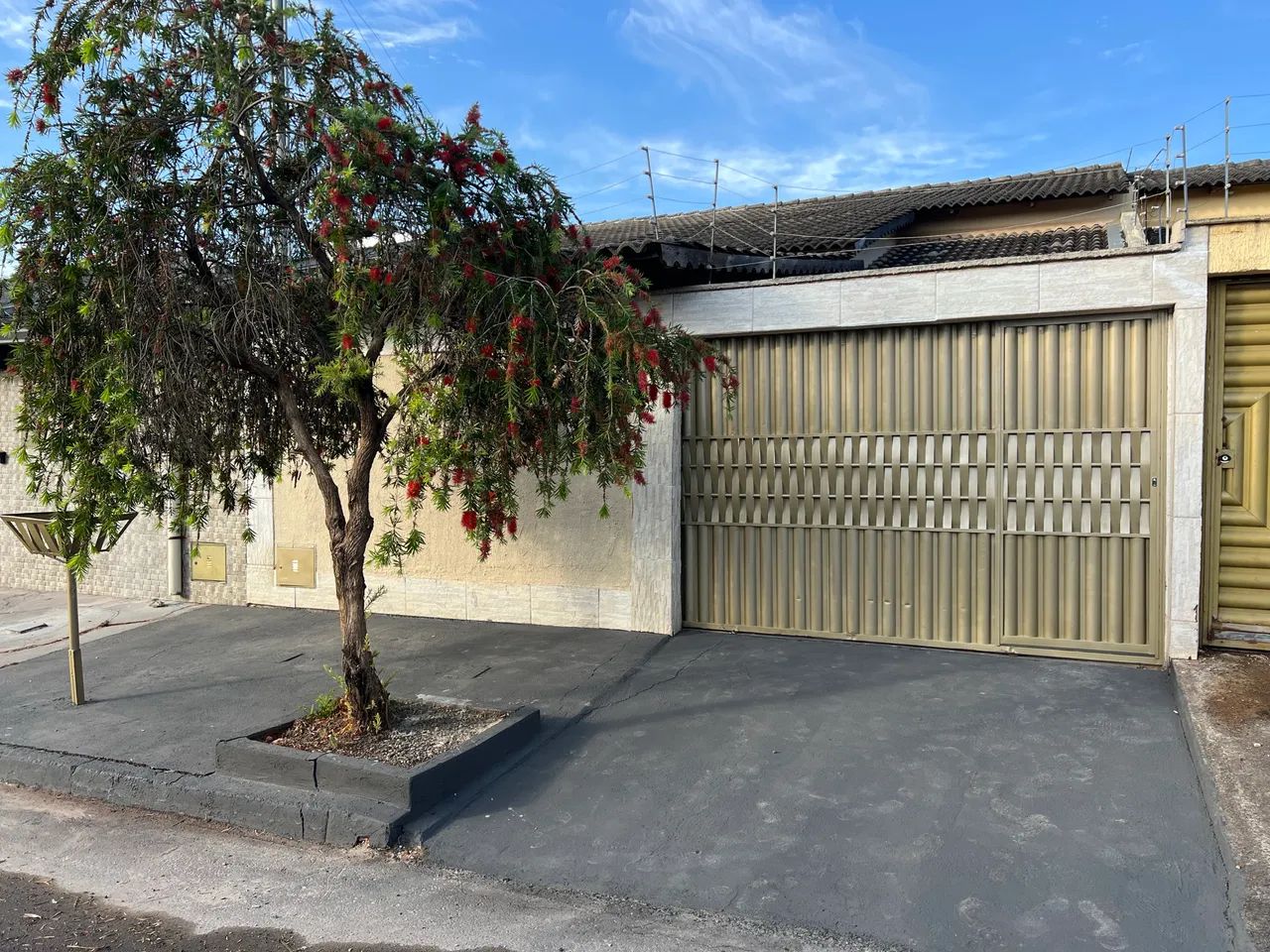 Alugo casa 3q com suite direto com proprietário 