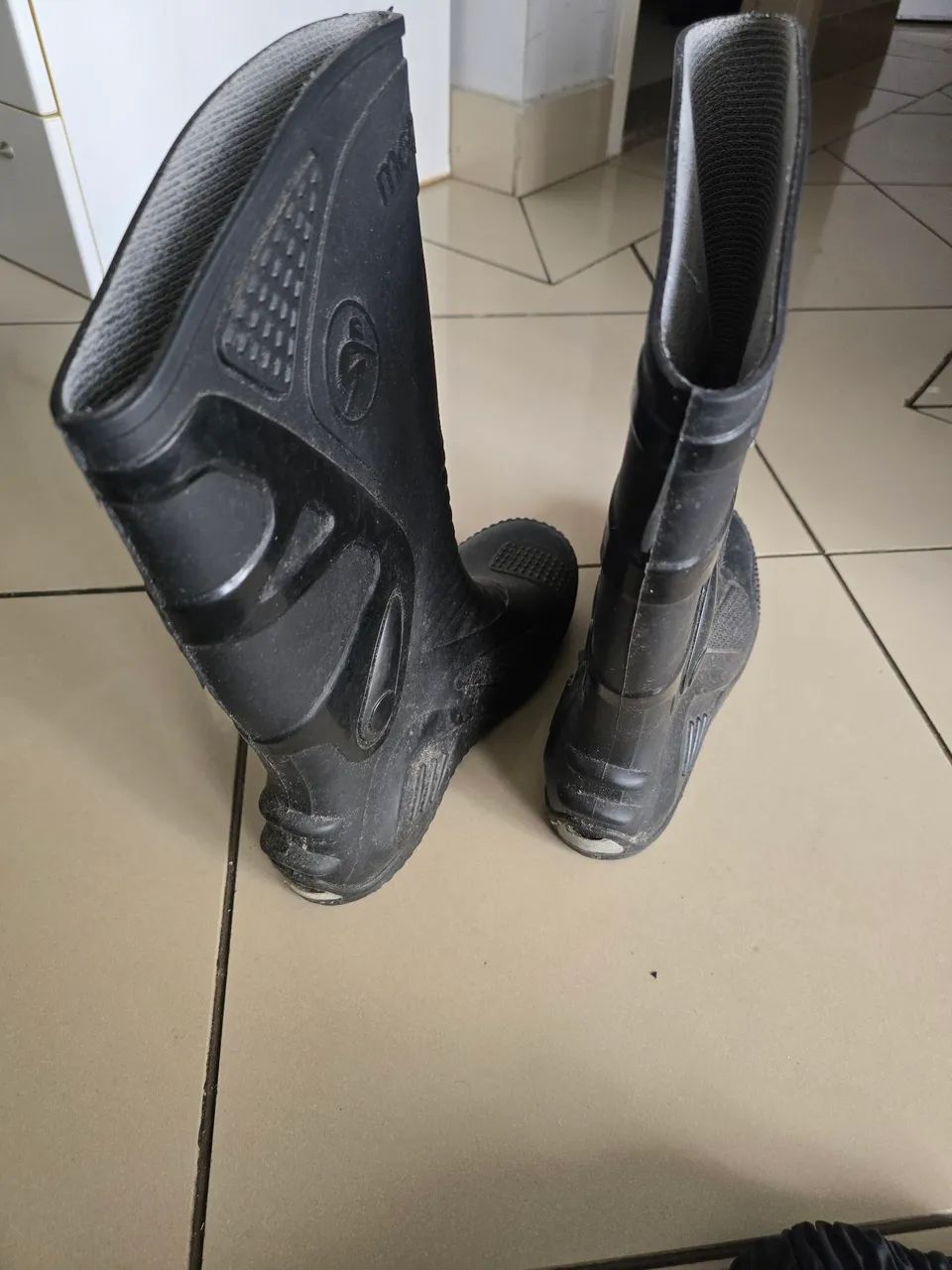 Capa de chuva também. M + bota 40 - Foto 2