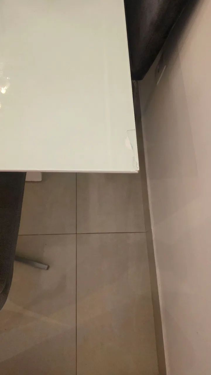 Mesa de Jantar de vidro com 6 cadeiras - moderna e elegante  - Foto 3