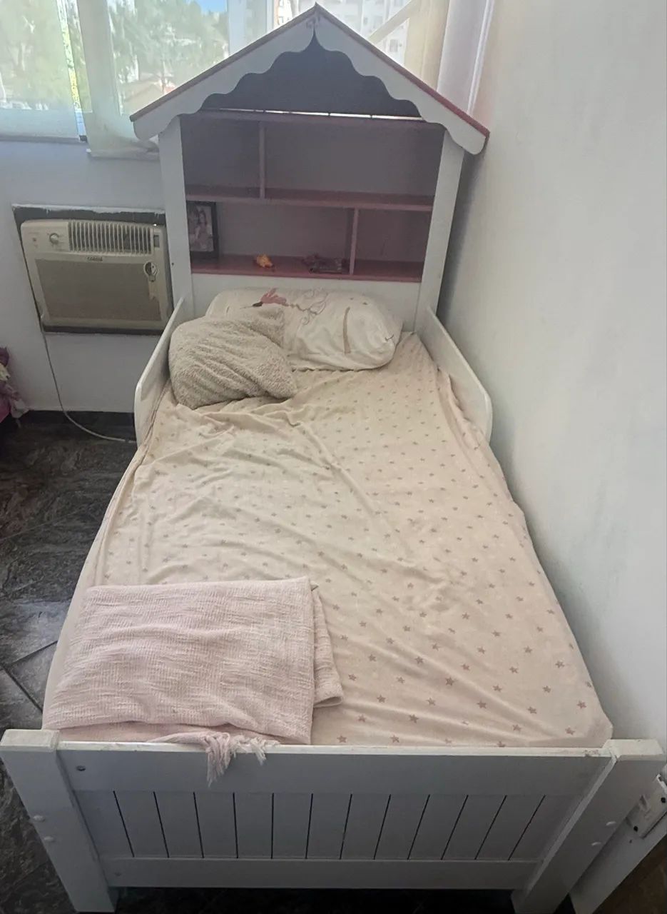 Cama infantil com cabeceira e nichos  - Foto 2