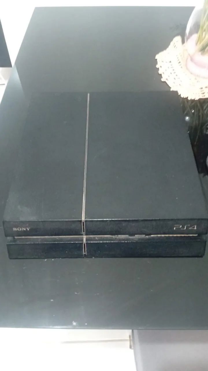 PS4 FAT + 2 CONTROLES + JOGOS