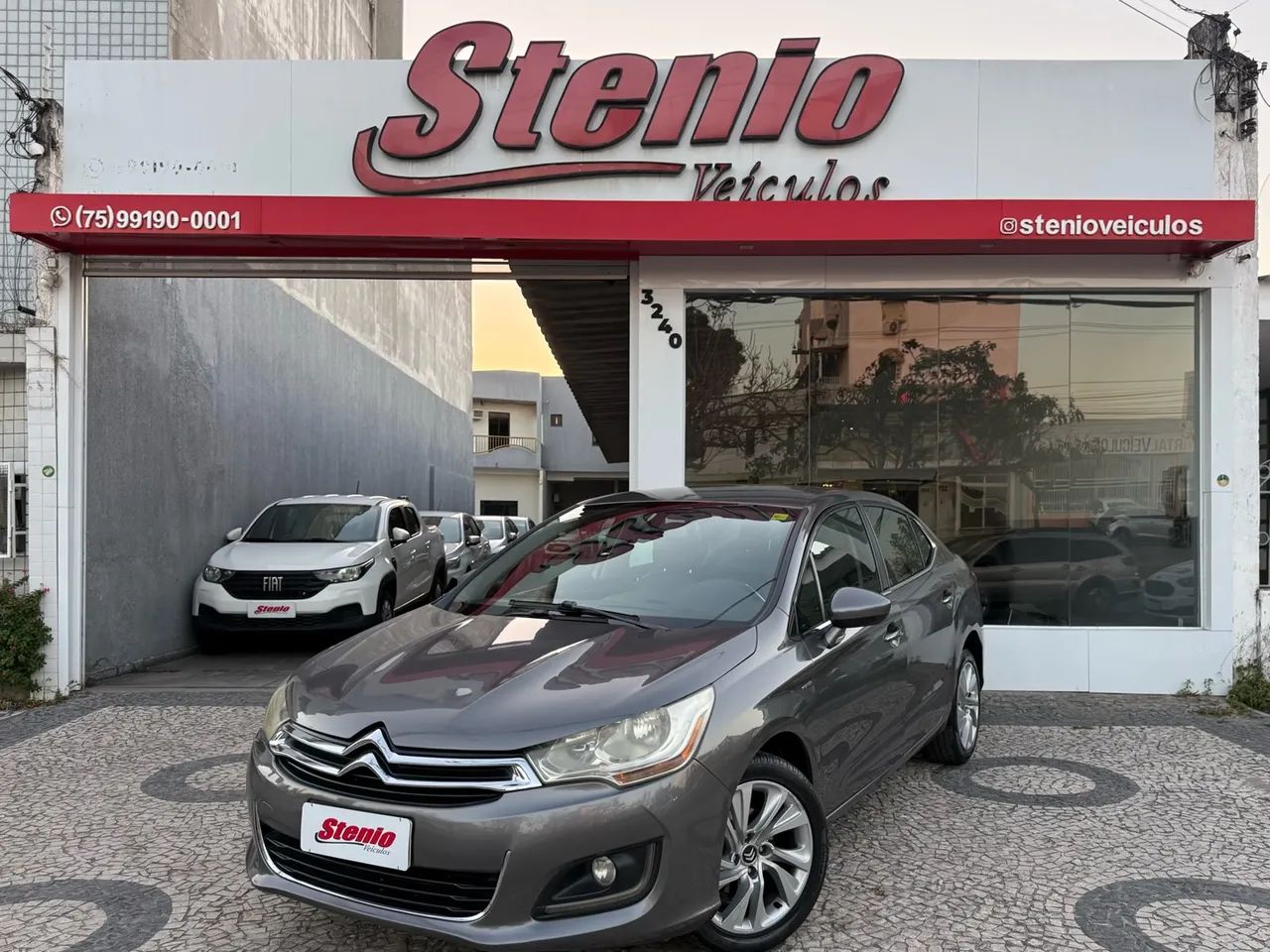 Citroën C4 C4 LOUNGE Exclusive 2.0 Flex 4p Aut. 2014